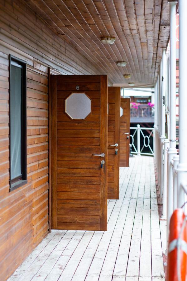 Melynojo Karpio Barza Hotel Kinty ภายนอก รูปภาพ